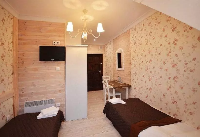 ペンション Okrągłe Resort Ski & Safari