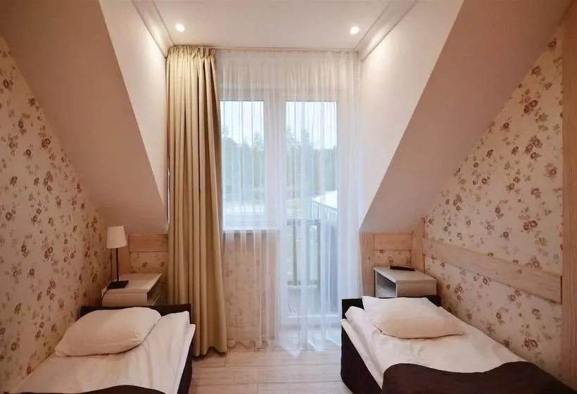 ペンション Okrągłe Resort Ski & Safari