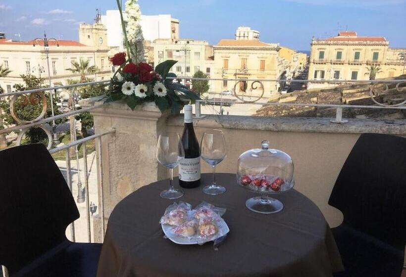 بنسيون Plaza Rooms