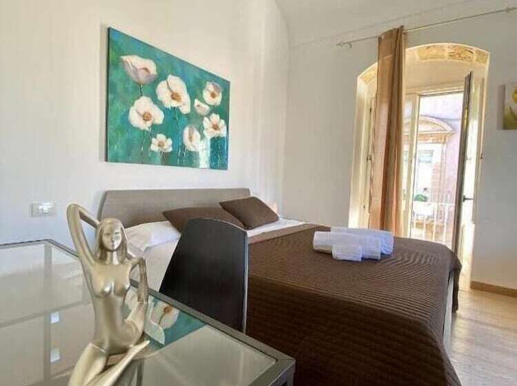 بنسيون Plaza Rooms