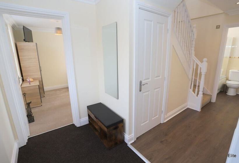 דירת נופש Beautiful 2 Bed Sea Front House In Seaham