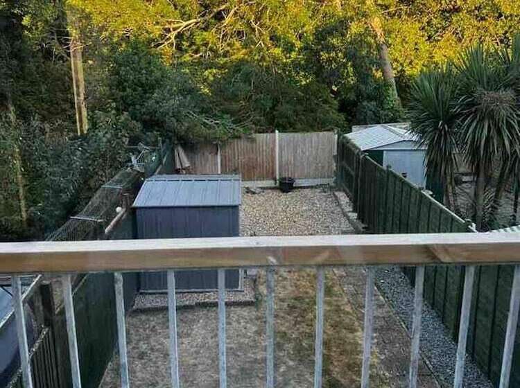 Резиденция Spacious 3 Bed House In Swindon