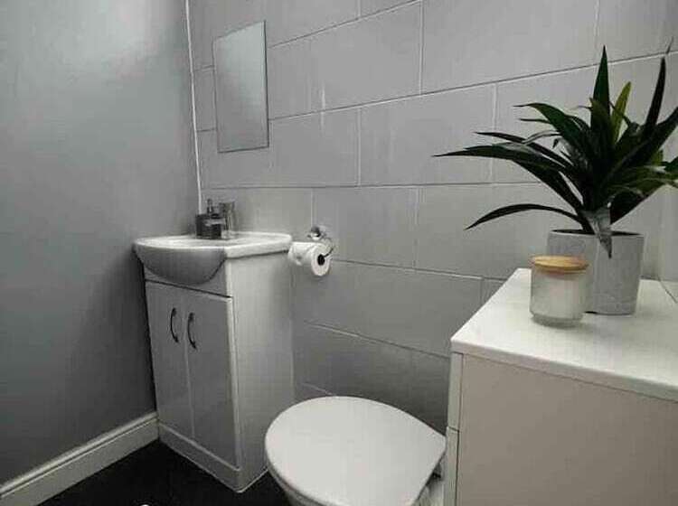 Резиденция Spacious 3 Bed House In Swindon