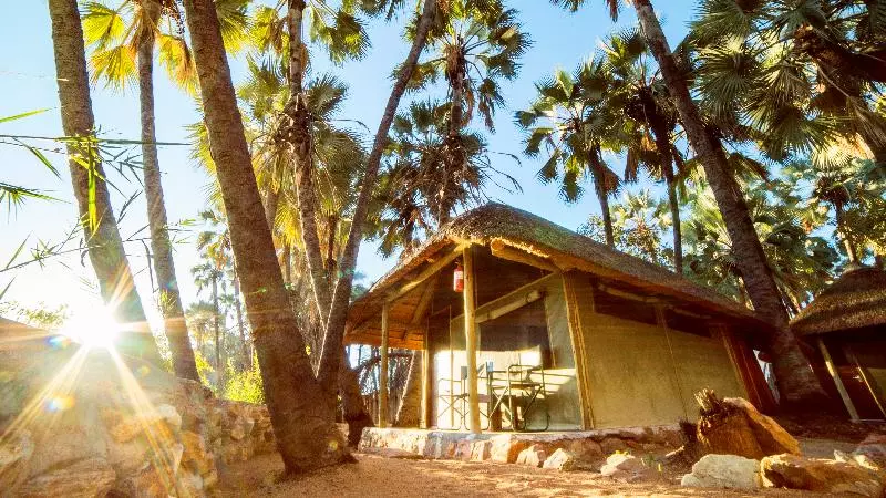 هتل Omarunga Epupafalls Camp