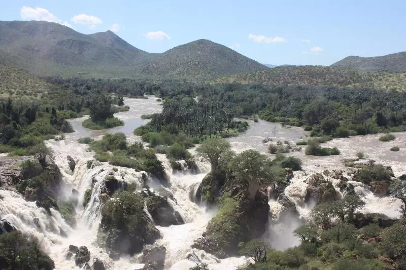 هتل Omarunga Epupafalls Camp