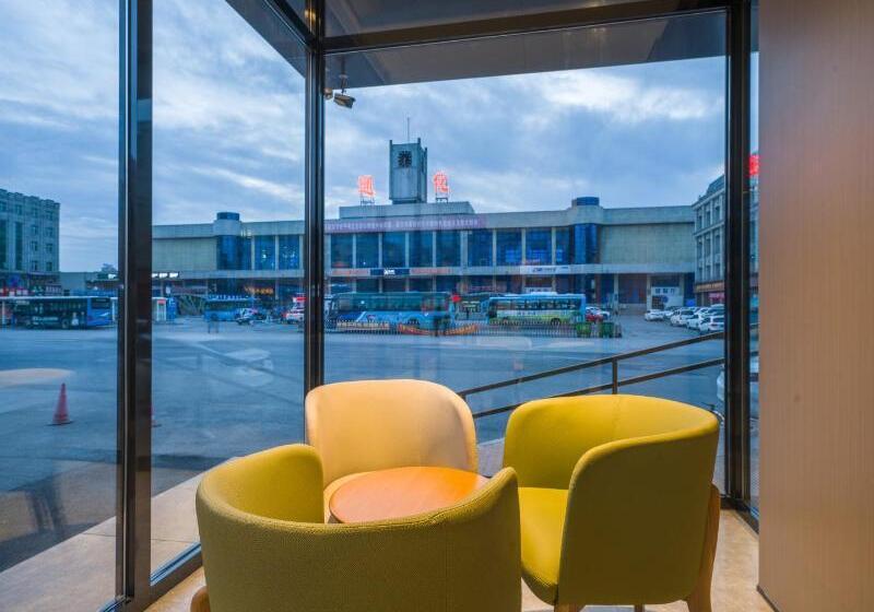 Ji Hotel Tonghua Railway Station Plaza