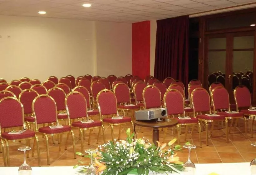 Alpen House Hotel & Suites