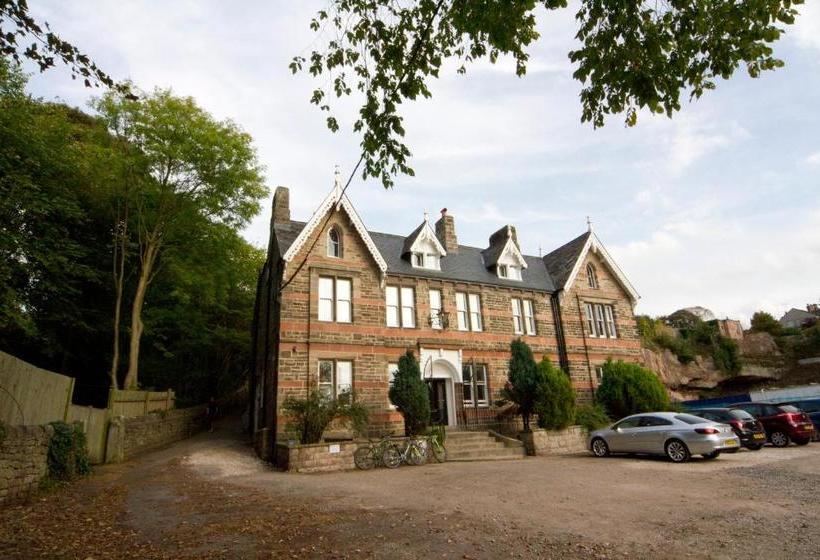 Отель Alton Castle Centre Hostel