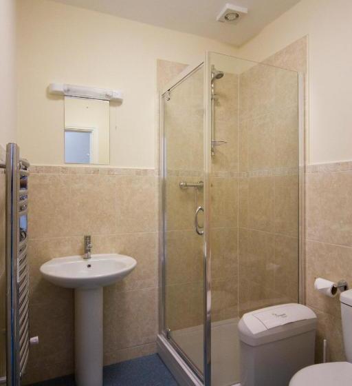 Отель Alton Castle Centre Hostel