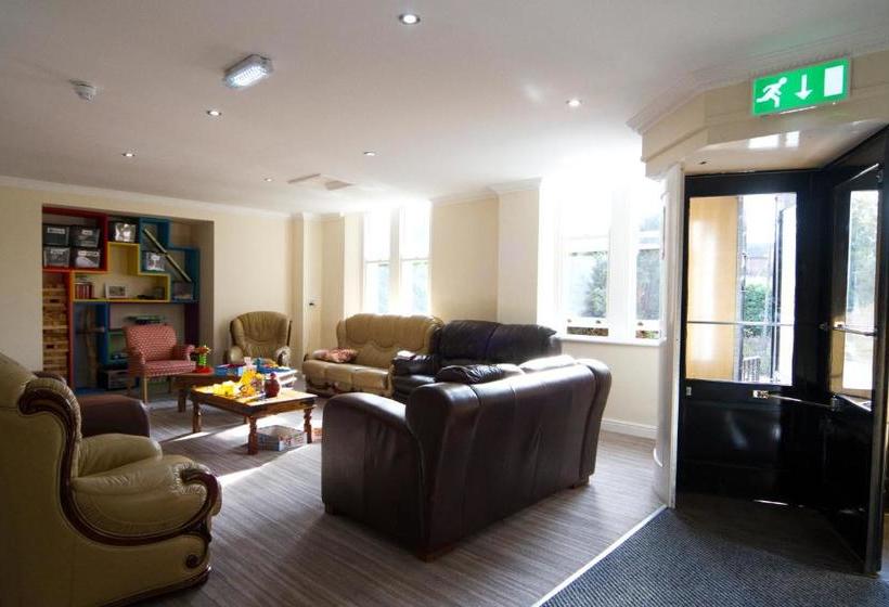 Отель Alton Castle Centre Hostel