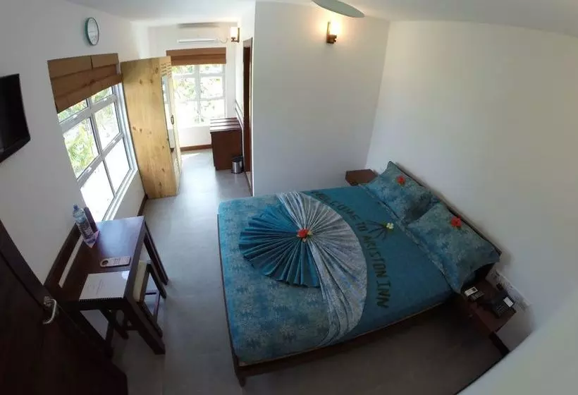 هتل Ariston Dhangethi Inn