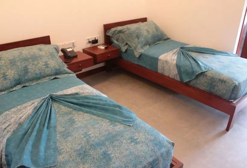 هتل Ariston Dhangethi Inn