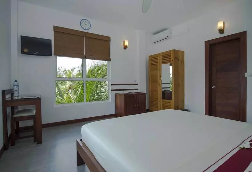 هتل Ariston Dhangethi Inn
