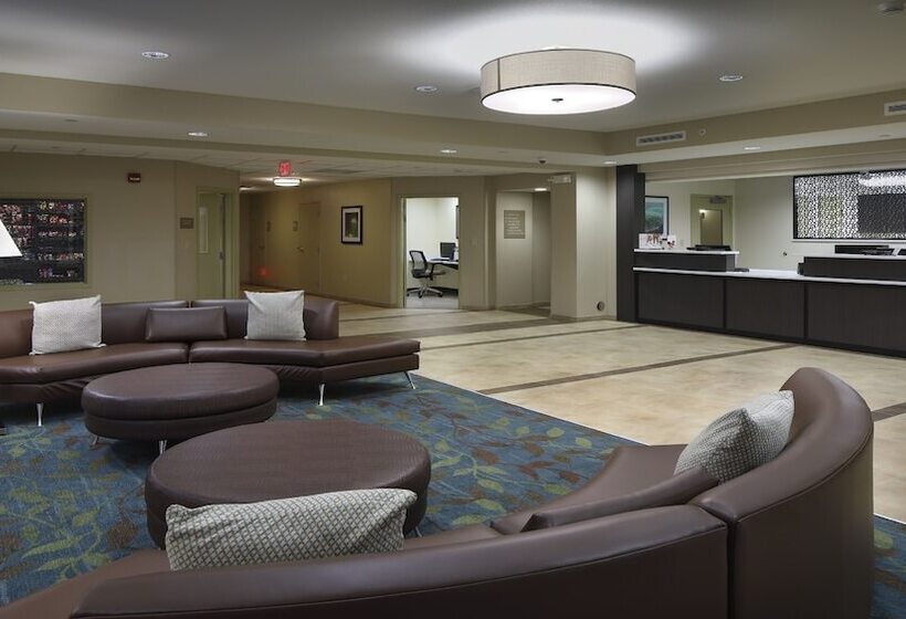 فندق Candlewood Suites   Newark South   University Area, An Ihg
