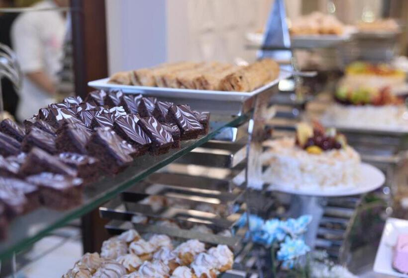 هتل Eastern Al Montazah