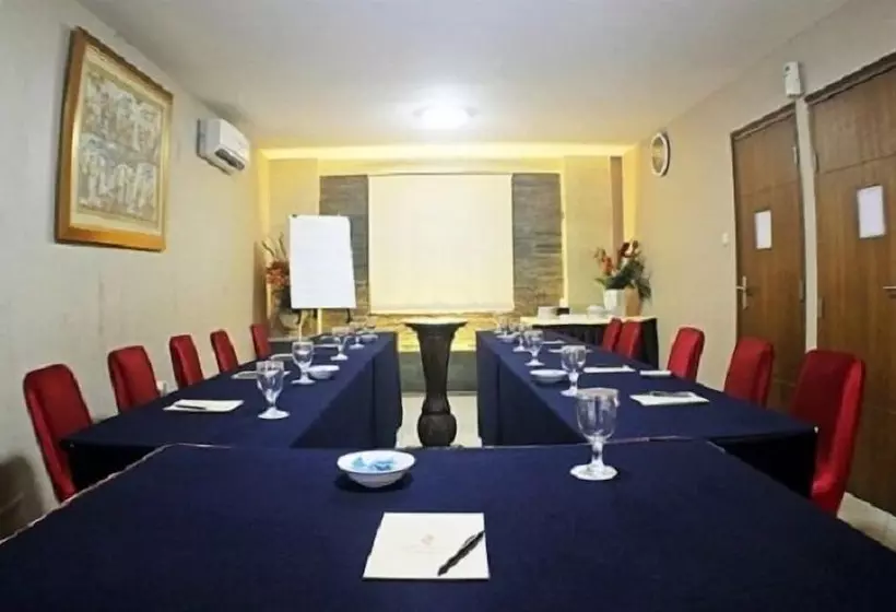 Grand Ussu Hotel & Convention