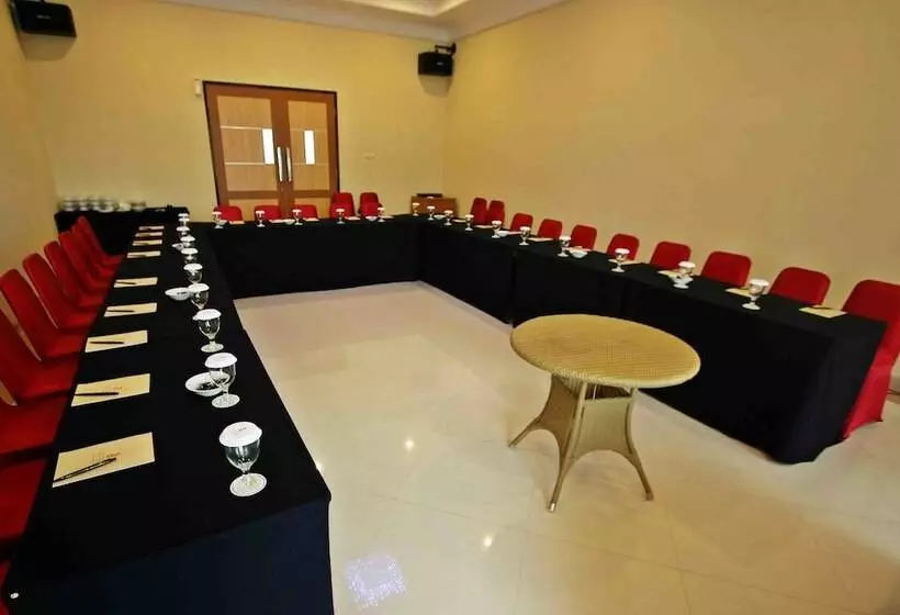 Grand Ussu Hotel & Convention