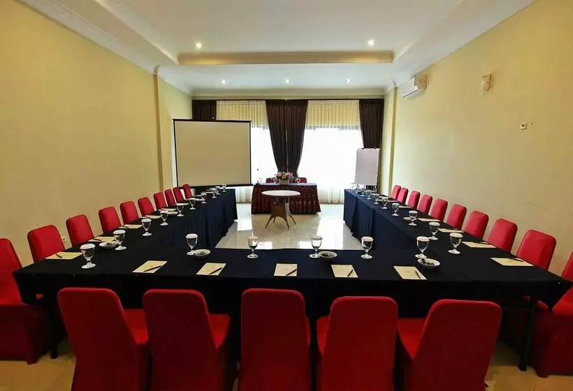 Grand Ussu Hotel & Convention