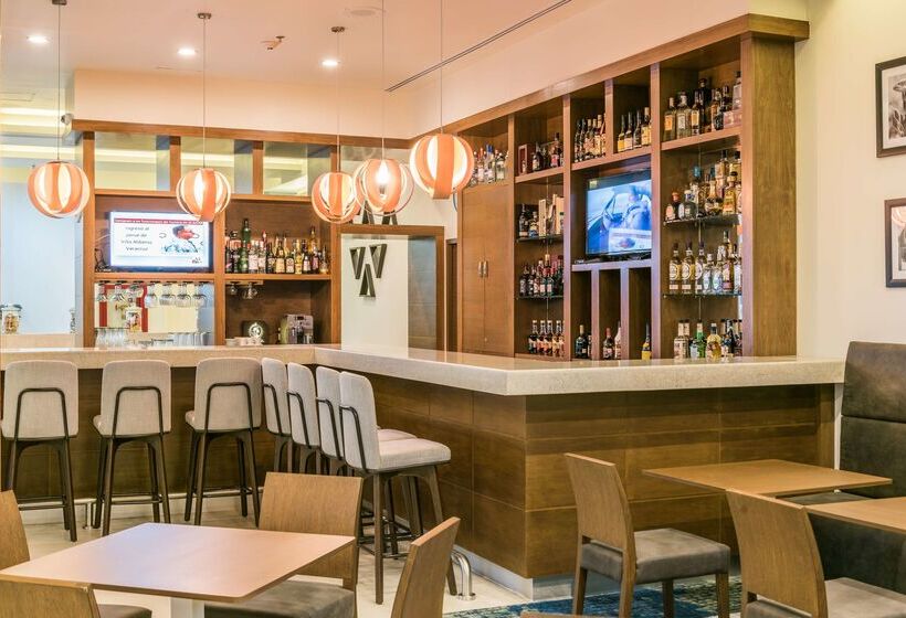 ホテル Hampton Inn & Suites By Hilton Salamanca Bajio