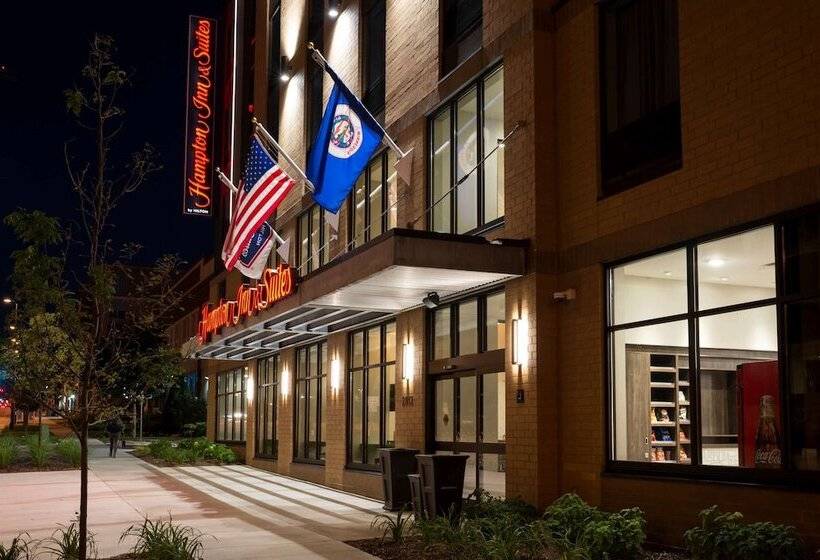 호텔 Hampton Inn & Suites Minneapolis University Area