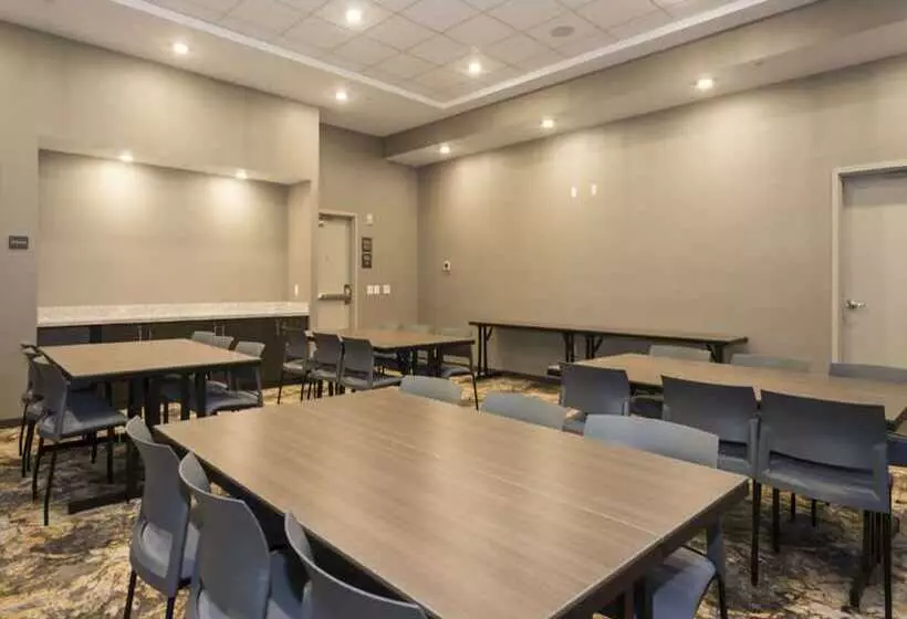 ホテル Hampton Inn & Suites Minneapolis University Area