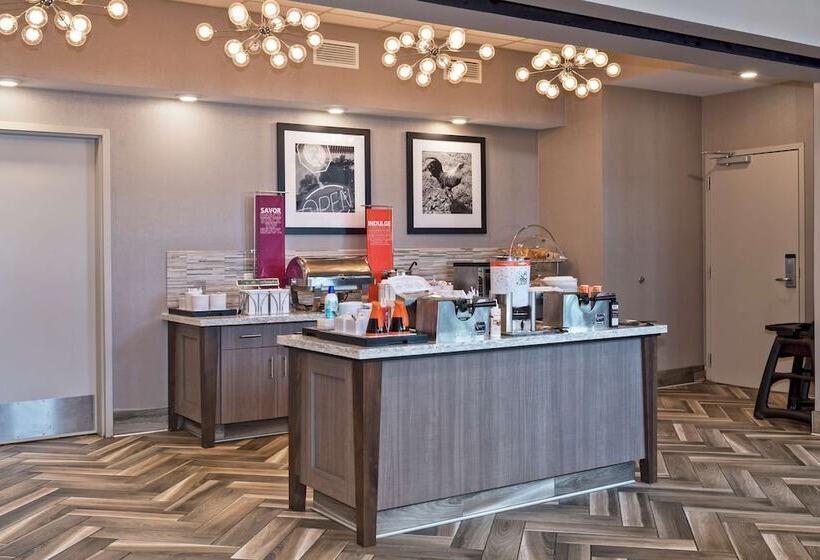 호텔 Hampton Inn & Suites Minneapolis University Area