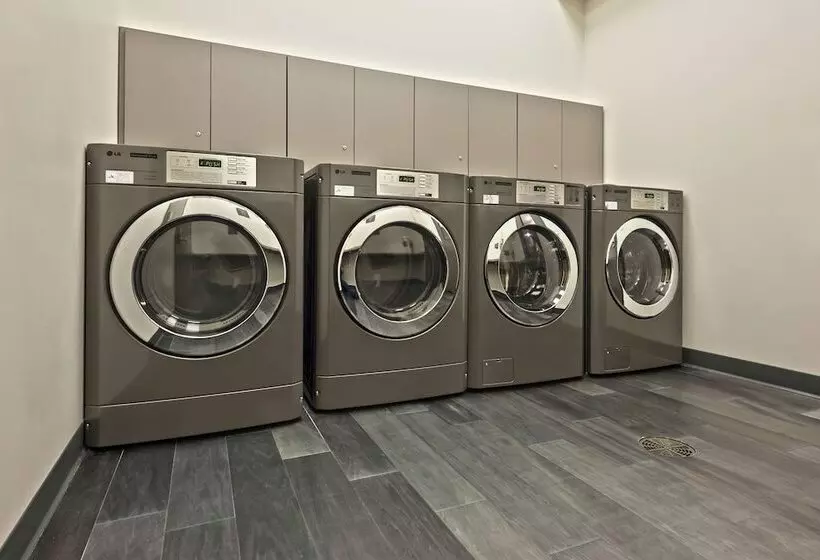 ホテル Hampton Inn & Suites Minneapolis University Area