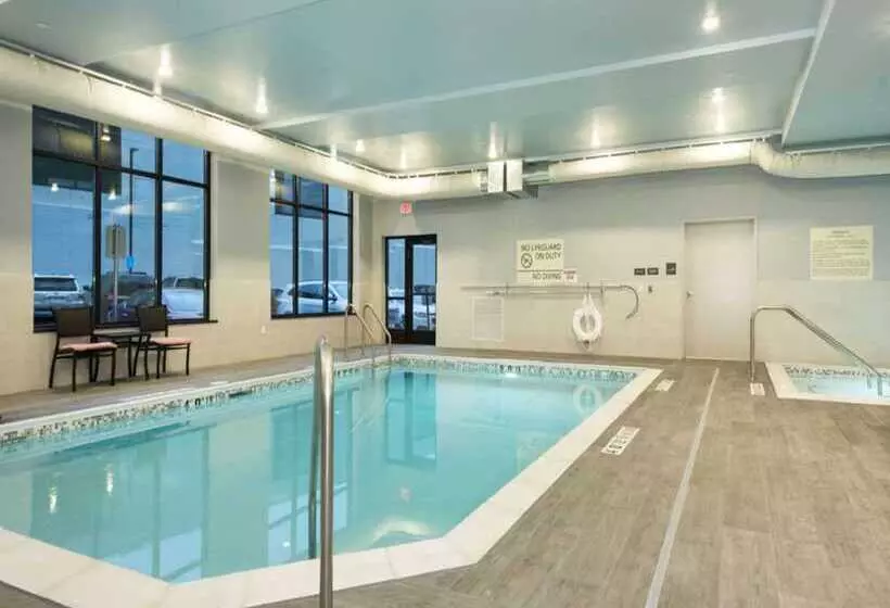 ホテル Hampton Inn & Suites Minneapolis University Area