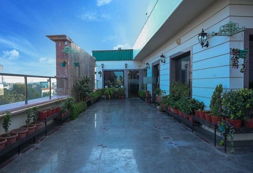 בית מלון כפרי Leela Grande