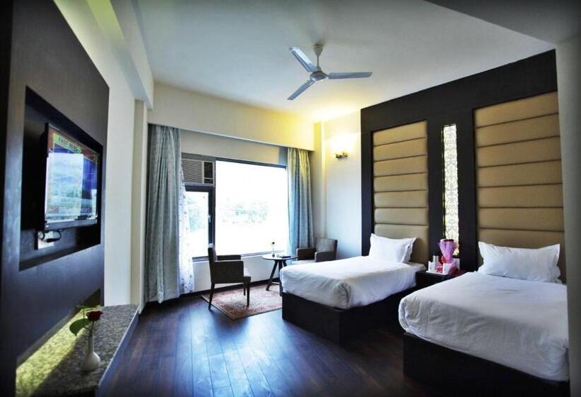 Lemon Tree Hotel, Katra