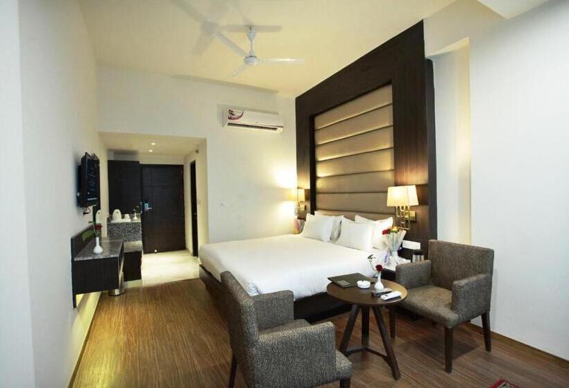 Lemon Tree Hotel, Katra