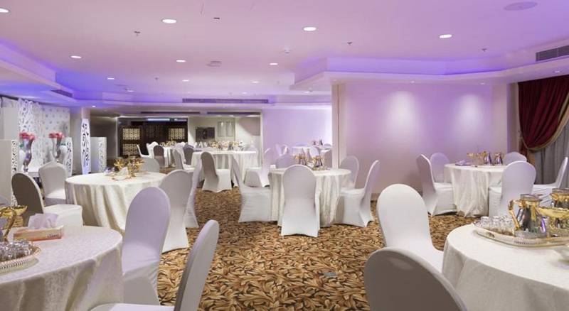 Отель Razana Al Rowdah