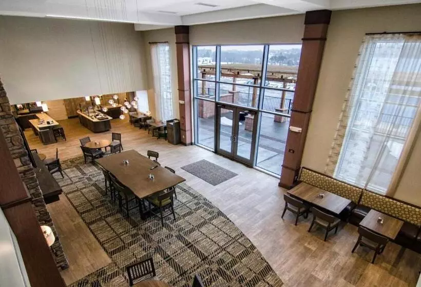 ホテル Staybridge Suites Marquette, An Ihg