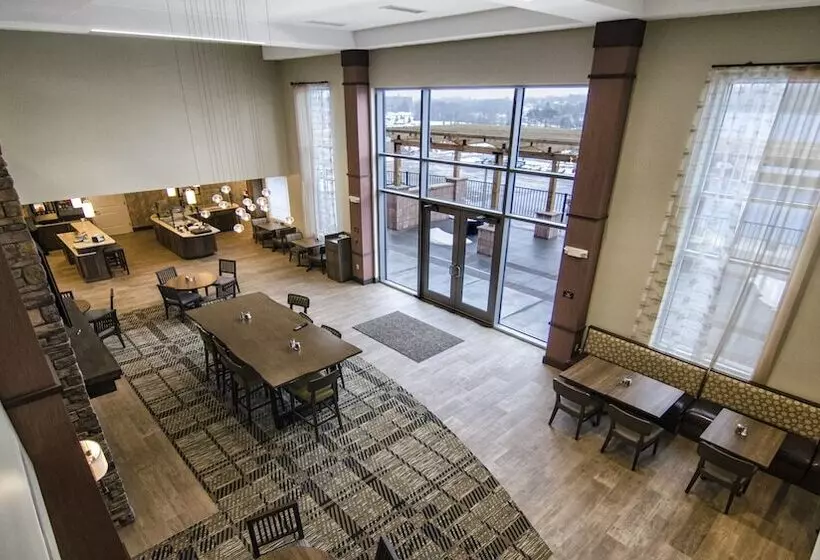 ホテル Staybridge Suites Marquette, An Ihg