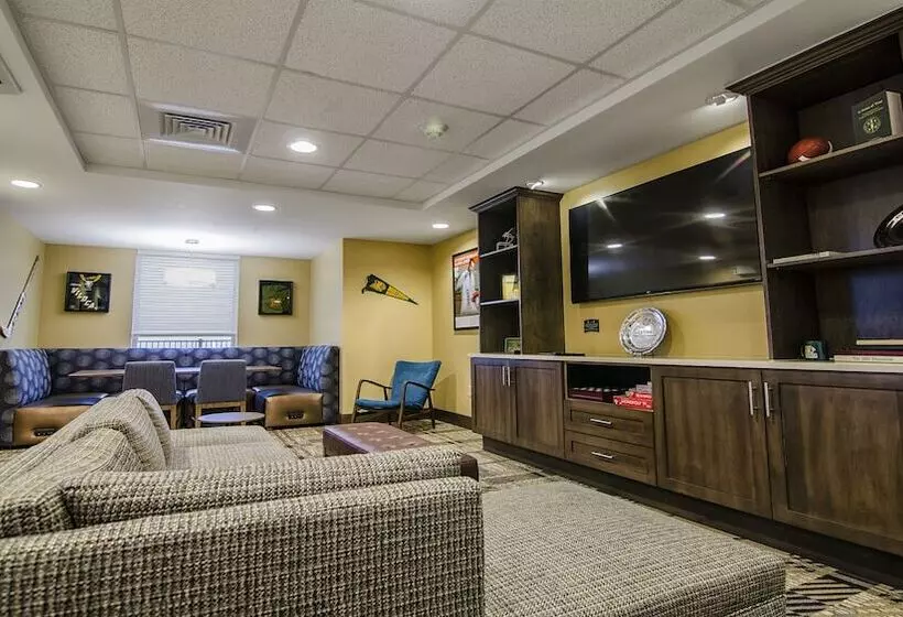 ホテル Staybridge Suites Marquette, An Ihg