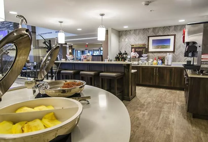 ホテル Staybridge Suites Marquette, An Ihg