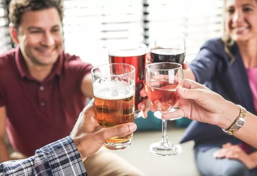 ホテル Staybridge Suites Marquette, An Ihg