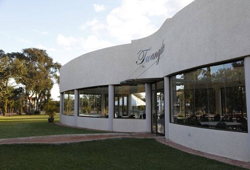 هتل Twangale Resort & Spa