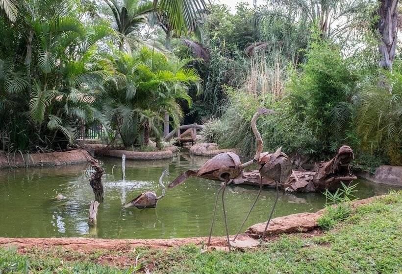 هتل Twangale Resort & Spa