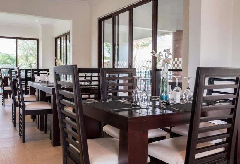 هتل Twangale Resort & Spa