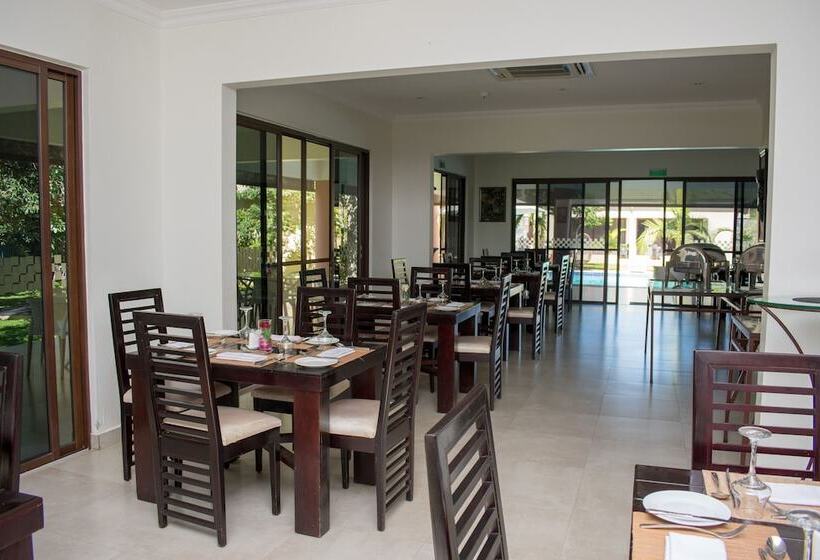 هتل Twangale Resort & Spa