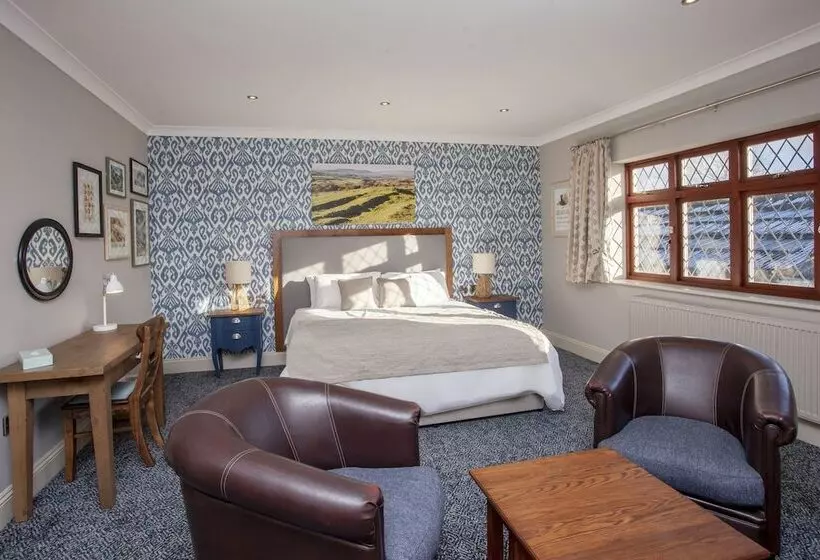 The Woodborough Inn