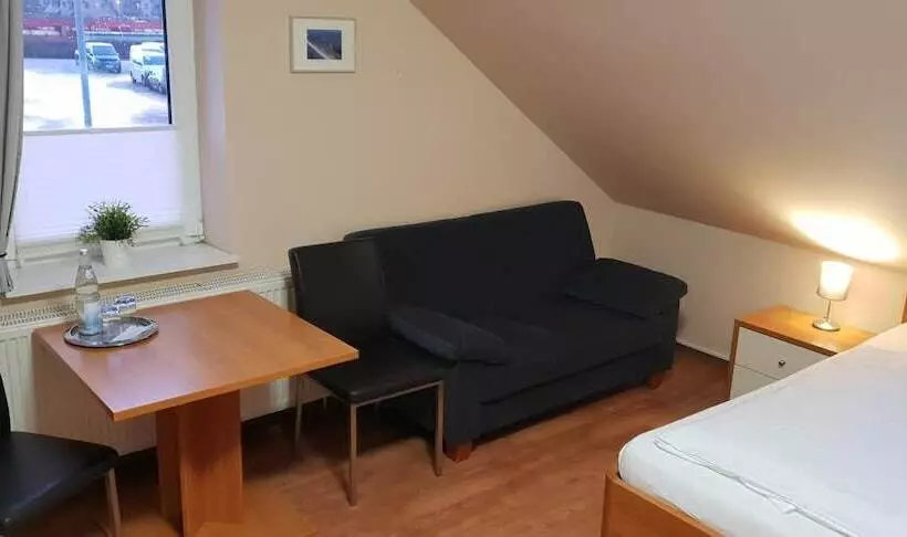 Airport Hotel One Aparthotel Sylt