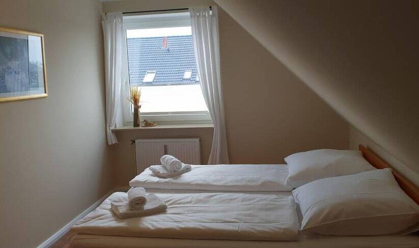 Airport Hotel One Aparthotel Sylt