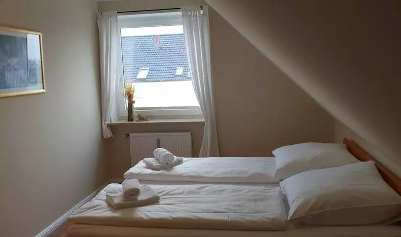 Airport Hotel One Aparthotel Sylt