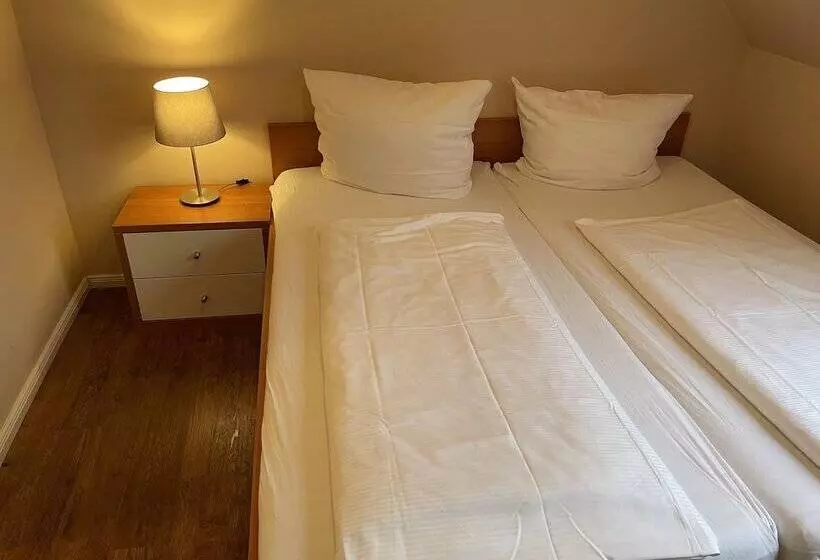 Airport Hotel One Aparthotel Sylt