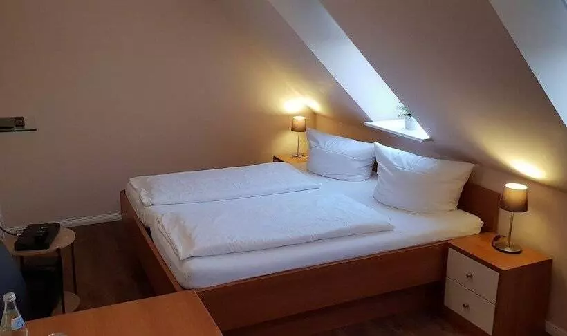 Airport Hotel One Aparthotel Sylt