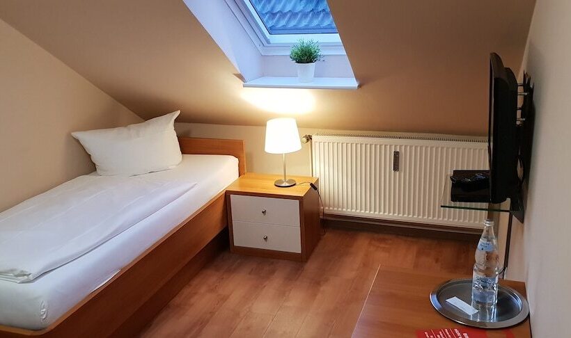 Airport Hotel One Aparthotel Sylt