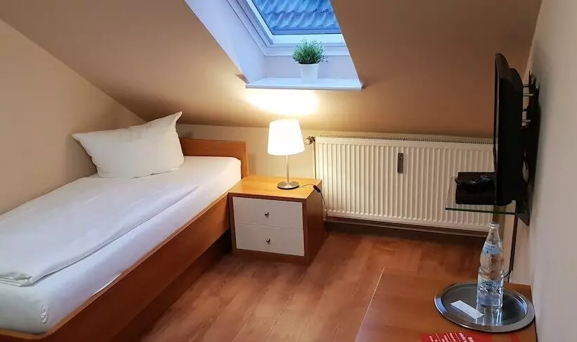 Airport Hotel One Aparthotel Sylt