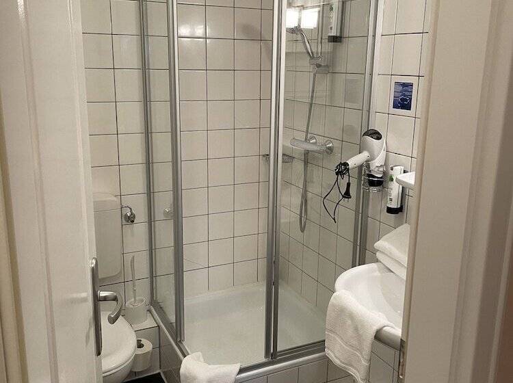 Airport Hotel One Aparthotel Sylt